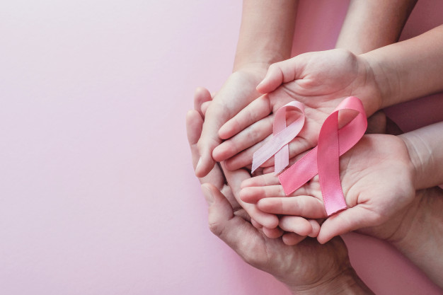 Outubro Rosa: gravidez e câncer de mama, o que fazer?